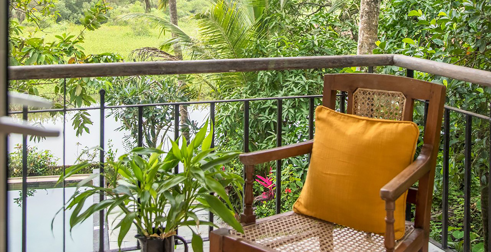 Frangipani on the River - Balcony seating